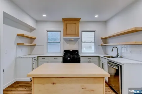 40 Grove Street Elmwood Park NJ 07407