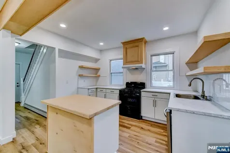 40 Grove Street Elmwood Park NJ 07407