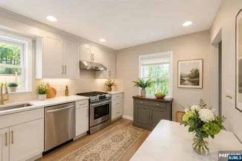 86 Minnehaha Boulevard Oakland NJ 07436