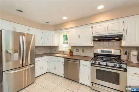 86 Minnehaha Boulevard Oakland NJ 07436