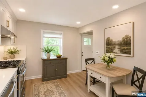 86 Minnehaha Boulevard Oakland NJ 07436