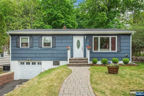86 Minnehaha Boulevard Oakland NJ 07436