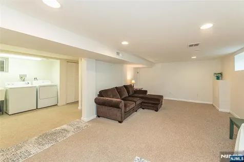 86 Minnehaha Boulevard Oakland NJ 07436