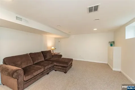 86 Minnehaha Boulevard Oakland NJ 07436