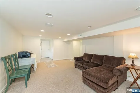 86 Minnehaha Boulevard Oakland NJ 07436