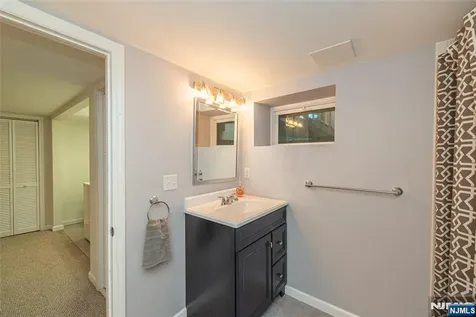 86 Minnehaha Boulevard Oakland NJ 07436