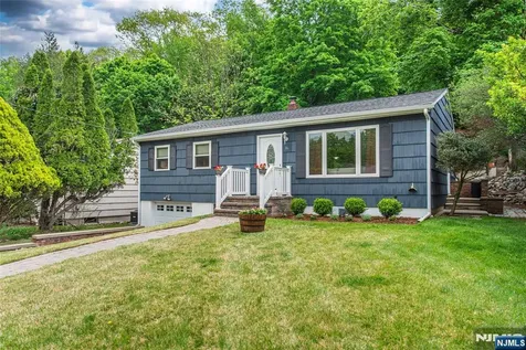 86 Minnehaha Boulevard Oakland NJ 07436