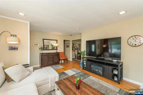 86 Minnehaha Boulevard Oakland NJ 07436