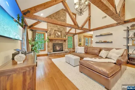20 Dianne Drive Montville Township NJ 07045