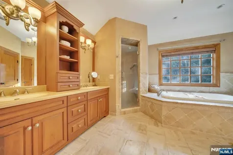 20 Dianne Drive Montville Township NJ 07045