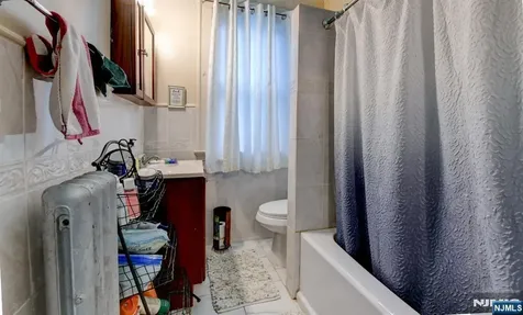 147 4th Avenue East Orange NJ 07017