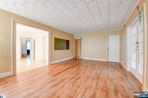 147 4th Avenue East Orange NJ 07017