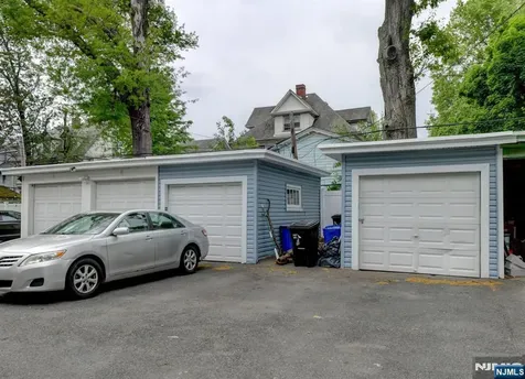 147 4th Avenue East Orange NJ 07017