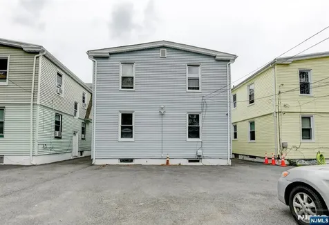 147 4th Avenue East Orange NJ 07017