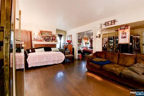 147 4th Avenue East Orange NJ 07017