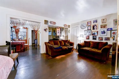 147 4th Avenue East Orange NJ 07017