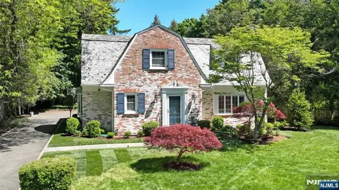 421 Hawthorne Place Ridgewood NJ 07450