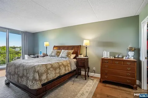 1077 River Road Edgewater NJ 07020