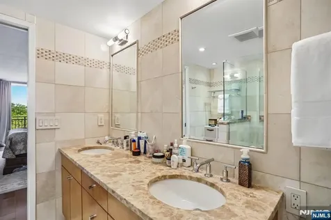 1077 River Road Edgewater NJ 07020