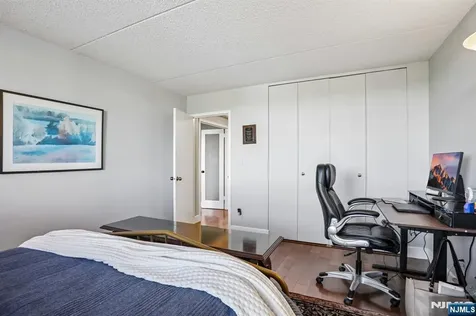 1077 River Road Edgewater NJ 07020