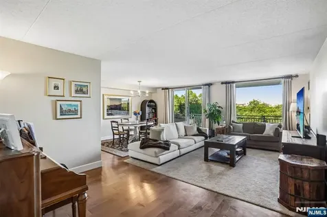 1077 River Road Edgewater NJ 07020