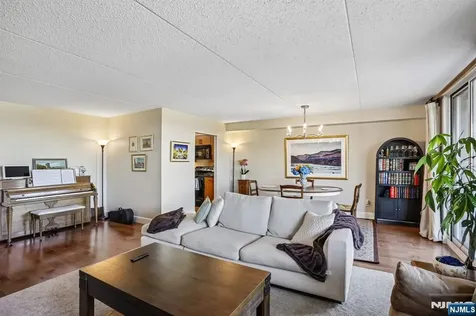1077 River Road Edgewater NJ 07020