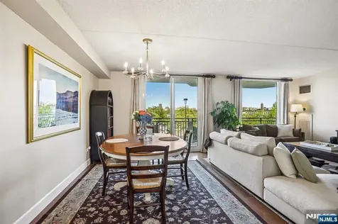 1077 River Road Edgewater NJ 07020