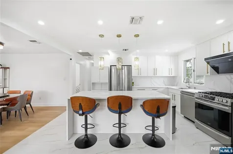 55 17th Avenue Elmwood Park NJ 07407