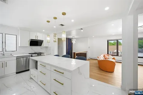 55 17th Avenue Elmwood Park NJ 07407