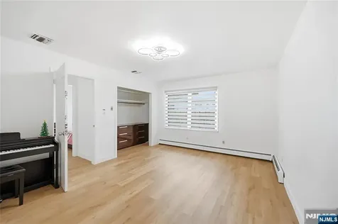 55 17th Avenue Elmwood Park NJ 07407