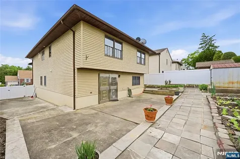 55 17th Avenue Elmwood Park NJ 07407