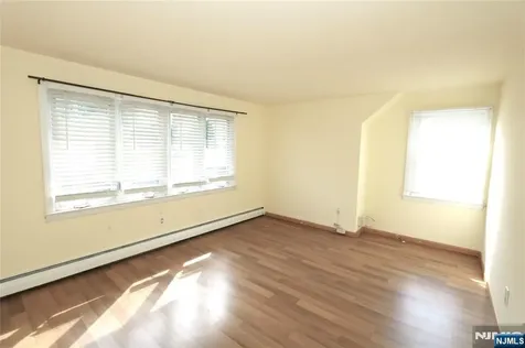 47 Van Dyke Street Wallington NJ 07057