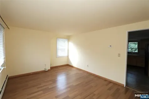47 Van Dyke Street Wallington NJ 07057