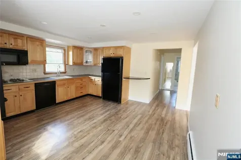 47 Van Dyke Street Wallington NJ 07057