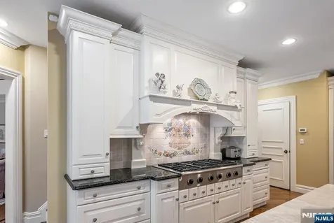 68 Brams Hill Drive Mahwah NJ 07430