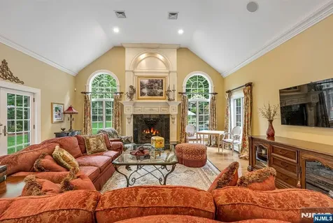 68 Brams Hill Drive Mahwah NJ 07430