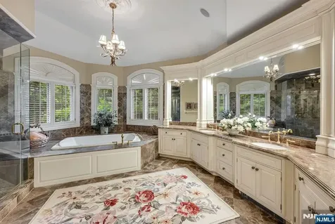 68 Brams Hill Drive Mahwah NJ 07430