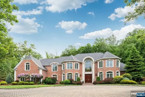 68 Brams Hill Drive Mahwah NJ 07430