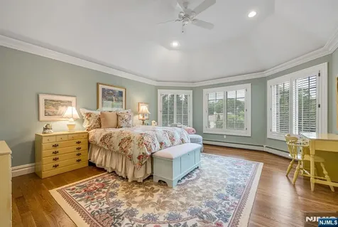 68 Brams Hill Drive Mahwah NJ 07430