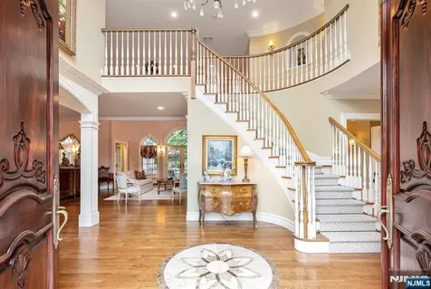 68 Brams Hill Drive Mahwah NJ 07430