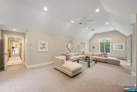 68 Brams Hill Drive Mahwah NJ 07430
