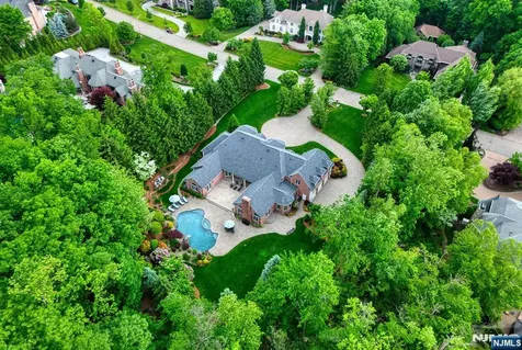 68 Brams Hill Drive Mahwah NJ 07430
