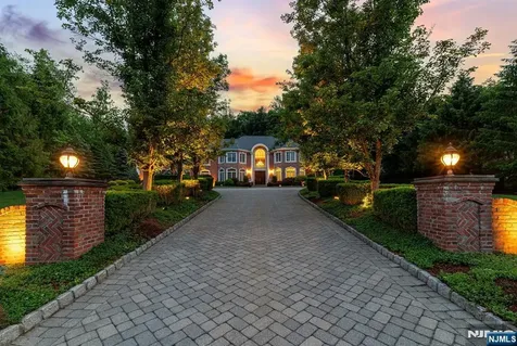 68 Brams Hill Drive Mahwah NJ 07430