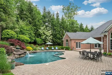 68 Brams Hill Drive Mahwah NJ 07430