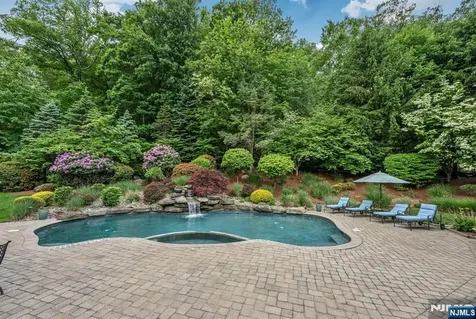 68 Brams Hill Drive Mahwah NJ 07430