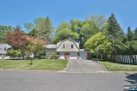 124 Lenox Avenue Demarest NJ 07627