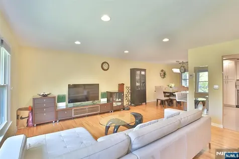124 Lenox Avenue Demarest NJ 07627