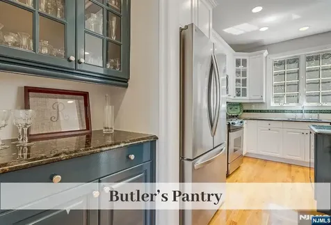 608 Fieldstone Terrace Wyckoff NJ 07481