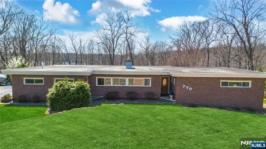 779 Berdan Avenue Wayne NJ 07470