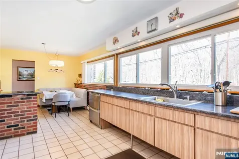 779 Berdan Avenue Wayne NJ 07470